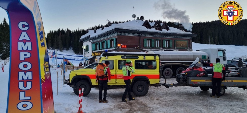 Viene travolto da un bob sulla pista e sbatte la testa: interviene il soccorso alpino